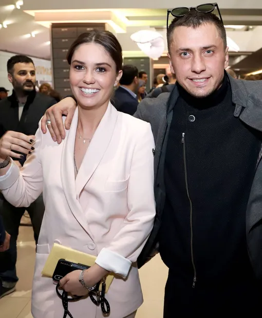 Агата Муцениеце весной 2020 года обвинила Павла Прилучного в домашнем насилии