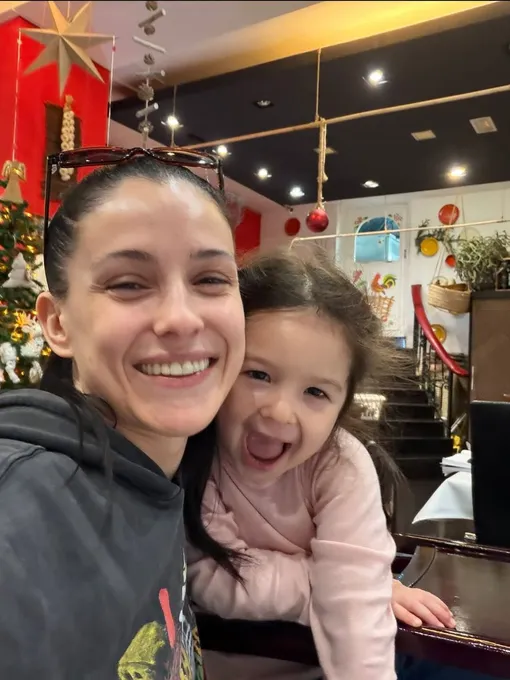 Дочь и внучка актера