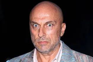 «Вы обманываете людей! Я не пью»: Дмитрия Нагиева возмутила журналистка, задавшая ему провокационные вопросы — видео