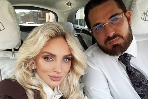 «Я родила! Муж держал меня за руку»: молодая жена Курбана Омарова впервые стала мамой «Я родила! Муж держал меня за руку»: молодая жена Курбана Омарова впервые стала мамой