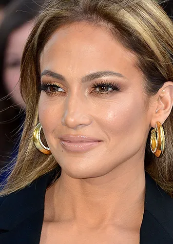 В меру широкая линия идет звезде гораздо больше. брови звезд