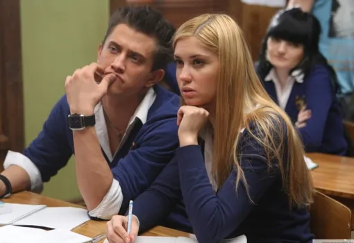 Павел Прилучный и Агата Муцениеце в сериале «Закрытая школа» Павел Прилучный и Агата Муцениеце в сериале «Закрытая школа»