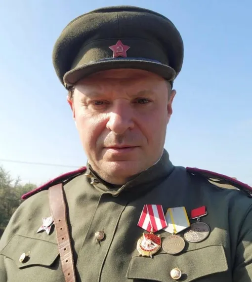 Роман Веслаух на съемках фильма «Август» Роман Веслаух на съемках фильма «Август»