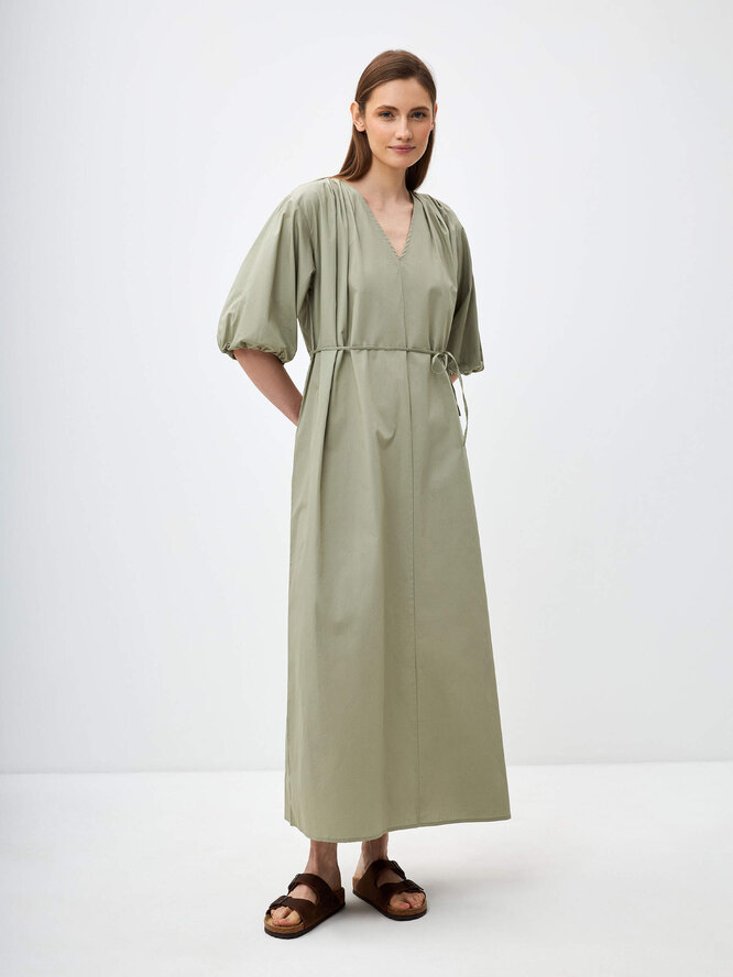 Sela's dress