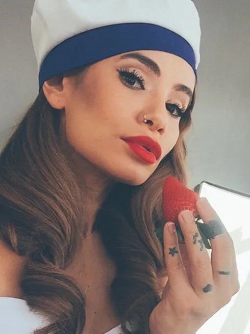 айза анохина фото 2015