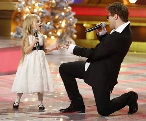 Виталий Гогунский поздравил Милану Стар с днем рождения