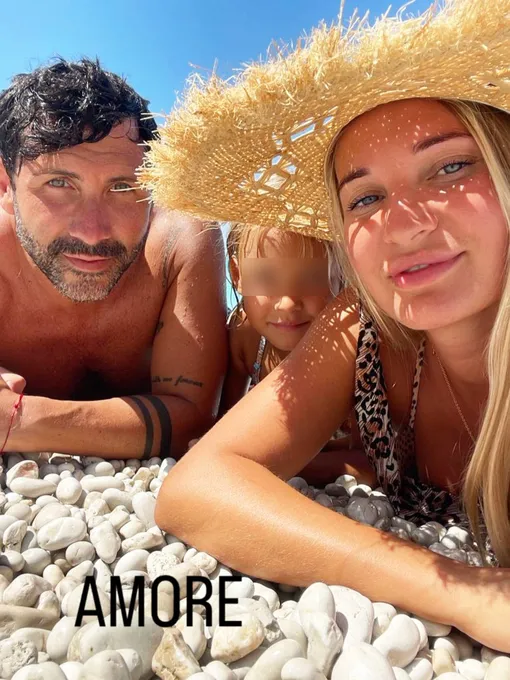 Джузеппе Ночерино с Сашей и Юлией Бурцевой на пляже Джузеппе Ночерино с Сашей и Юлией Бурцевой на пляже