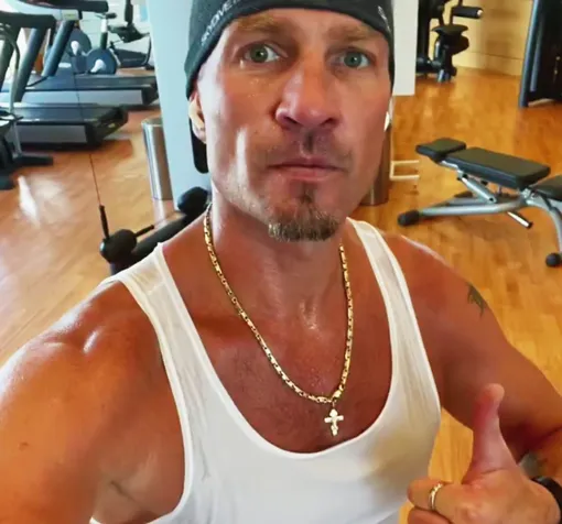 Роман Костомаров борется за жизнь в реанимации Роман Костомаров борется за жизнь в реанимации