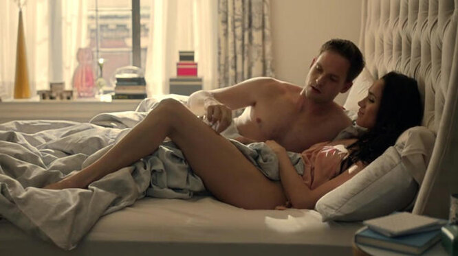 Анна Кошмалдың жалаңаш бөксесі