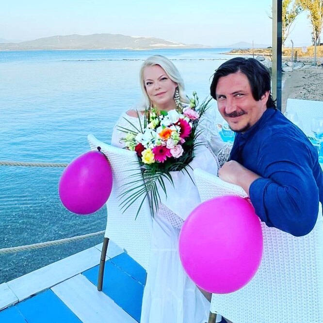 Яна Поплавская счастлива в браке с радиоведущим Евгением Яковлевым