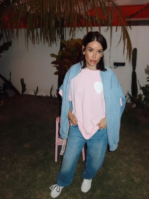 Айза встала на защиту ведущего