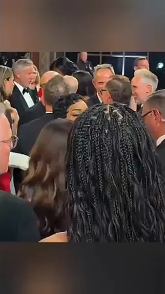 Нажми и смотри