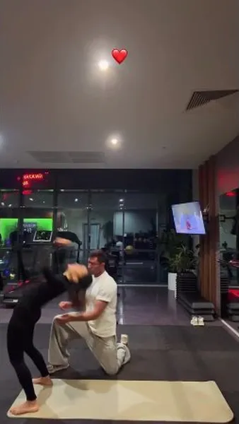 Нажми и смотри