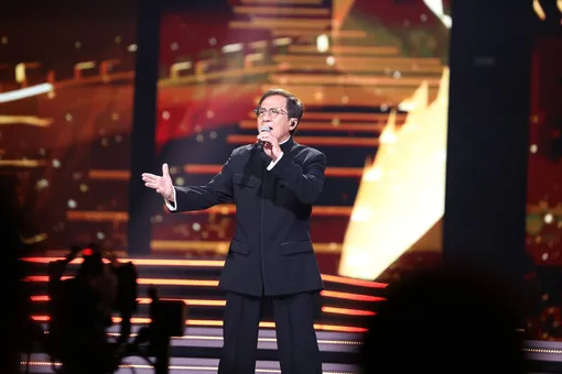 Не все знают, что Джеки Чан – не только актер, но и певец