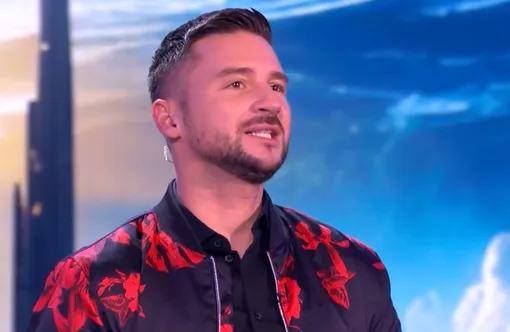 Сергей Лазарев заявил, что выступление персонажа Романа Костомарова заставило его прослезиться Сергей Лазарев заявил, что выступление персонажа Романа Костомарова заставило его прослезиться