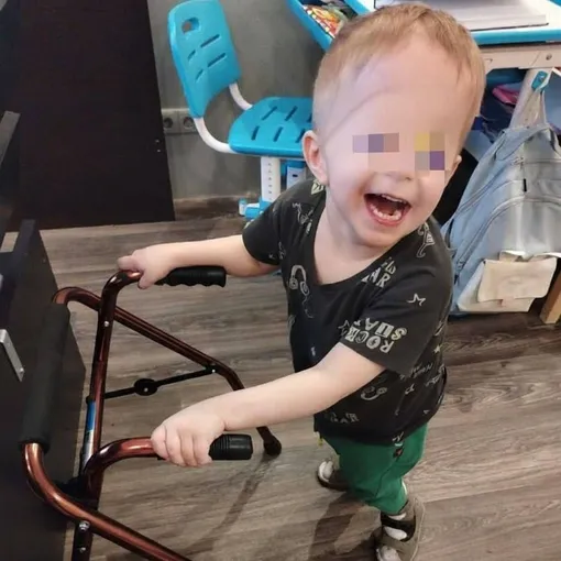 Мирослав был инвалидом, он не мог самостоятельно ходить Мирослав был инвалидом, он не мог самостоятельно ходить