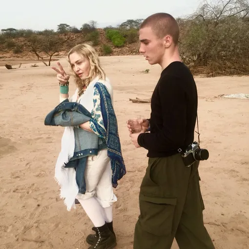 Мадонна с сыном Роки