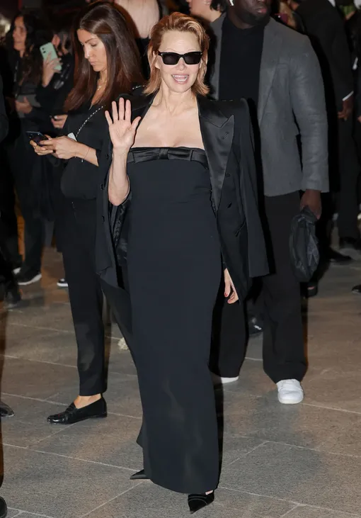 Памела Андерсон в total black Памела Андерсон в total black