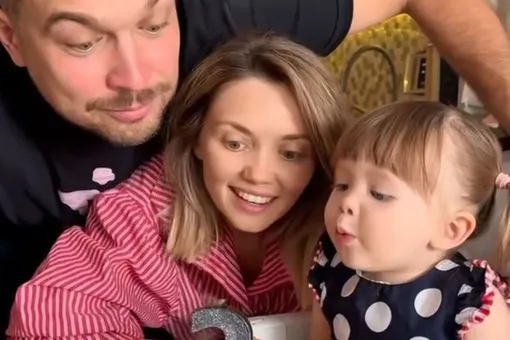 «Тебе 2 года, наша Мира Мария!»: Ольга Кузьмина показала умилительное видео с дочерью в день ее рождения «Тебе 2 года, наша Мира Мария!»: Ольга Кузьмина показала умилительное видео с дочерью в день ее рождения