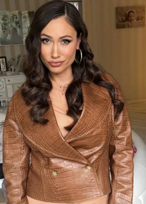 Елена Товстик заявила, что Полина Диброва разорит ее бывшего мужа