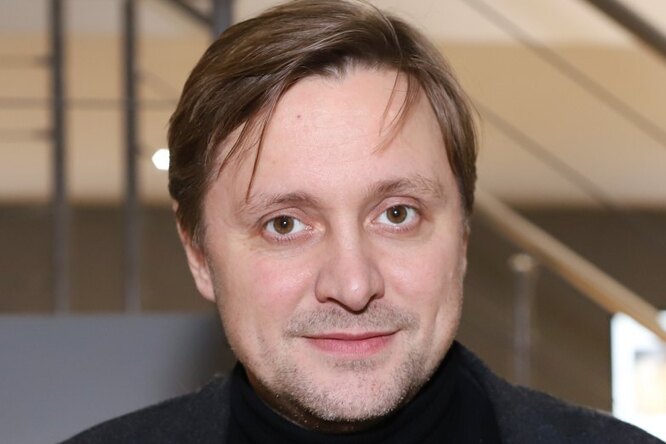 Дважды папа: молодая возлюбленная Артема Михалкова тайно родила ему сына Дважды папа: молодая возлюбленная Артема Михалкова тайно родила ему сына