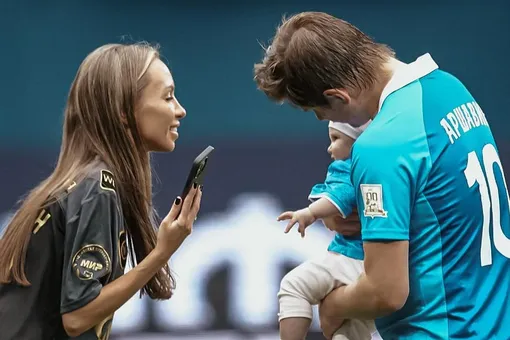 «Лечу малышку»: возлюбленная Андрея Аршавина показала дочь «Лечу малышку»: возлюбленная Андрея Аршавина показала дочь