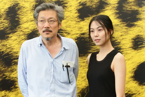 «Он всегда был таким»: Хон Сан Су пропустил свадьбу дочери и похороны тещи, выбрав жизнь с Ким Мин Хи «Он всегда был таким»: Хон Сан Су пропустил свадьбу дочери и похороны тещи, выбрав жизнь с Ким Мин Хи