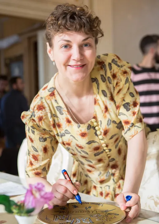 Анна Уколова на съемках сериала «Ивановы-Ивановы» Анна Уколова на съемках сериала «Ивановы-Ивановы»