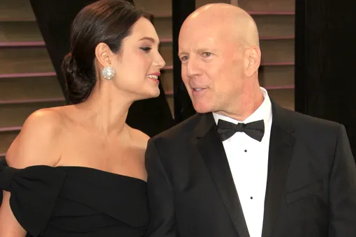 Жена неизлечимо больного Брюса Уиллиса решила пожертвовать ученым мозг актера после его смерти Жена неизлечимо больного Брюса Уиллиса решила пожертвовать ученым мозг актера после его смерти