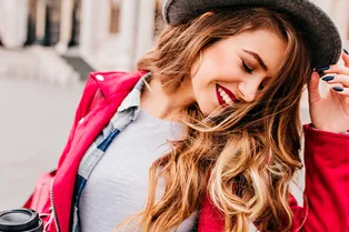 Мелирование на темные волосы: проверенные техники и модные идеи Мелирование на темные волосы: проверенные техники и модные идеи