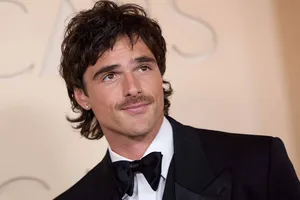 Джейкоб Элорди вместе с мамой появился на публике