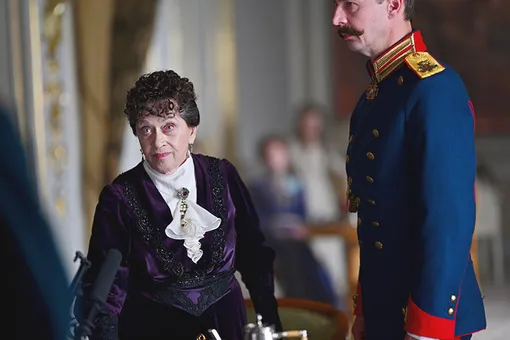 Алиса Фрейндлих на съемках сериала «Арсеньев» Алиса Фрейндлих на съемках сериала «Арсеньев»
