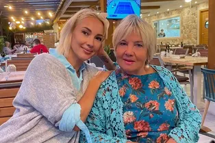 «Любимая, спасибо за жизнь!»: Лера Кудрявцева показала пережившую инсульт маму в день ее рождения «Любимая, спасибо за жизнь!»: Лера Кудрявцева показала пережившую инсульт маму в день ее рождения