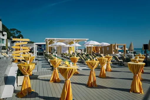 Пляж Radio Monte Carlo в Сочи назван самой стильной коллаборацией по версии Fashion TV Пляж Radio Monte Carlo в Сочи назван самой стильной коллаборацией по версии Fashion TV