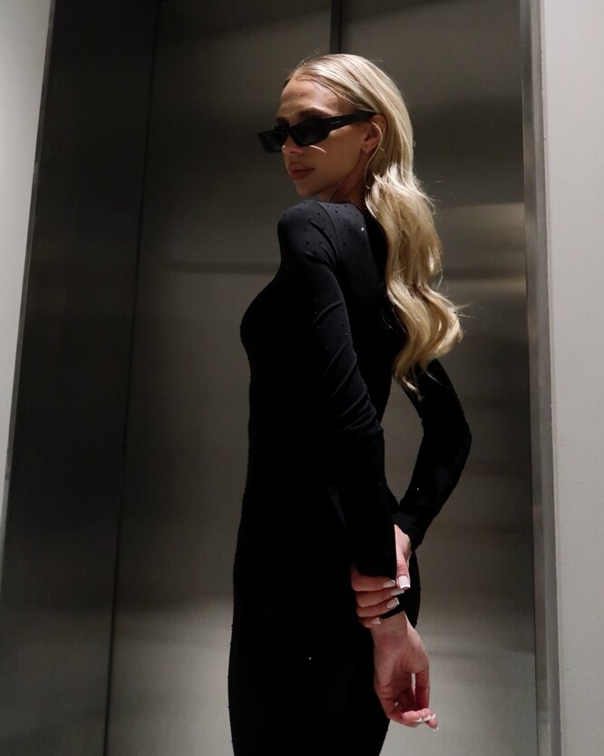 Жыныстық өгей әке Әйелімнің қынапшасының жақыннан түсірілген суреті