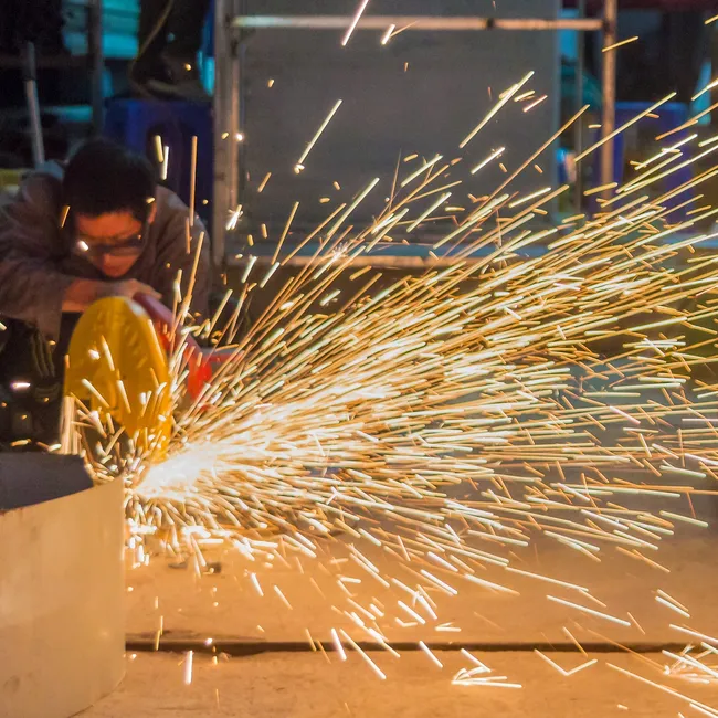 Профессия сварщика: зарплата, особенности, требования