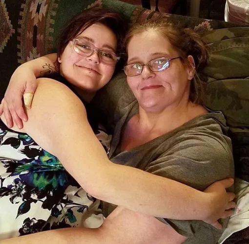 Чарли Джо рассказала о смерти мамы Чарити Пирс Чарли Джо рассказала о смерти мамы Чарити Пирс