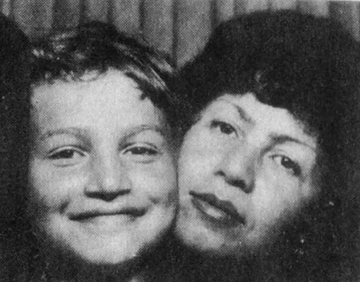 Артист сообщил о том, что его мама умерла в возрасте 85 лет Артист сообщил о том, что его мама умерла в возрасте 85 лет