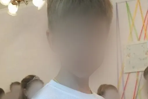 Олень сбил с ног 10-летнего мальчика и ударом копыта рассек его голову в подмосковном зоопарке Олень сбил с ног 10-летнего мальчика и ударом копыта рассек его голову в подмосковном зоопарке