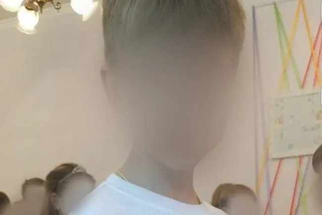 Олень сбил с ног 10-летнего мальчика и ударом копыта рассек его голову в подмосковном зоопарке