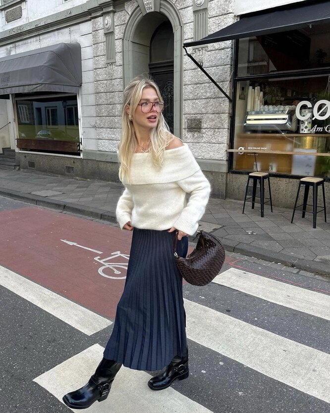 Орыс порно фильмдерін қараңыз