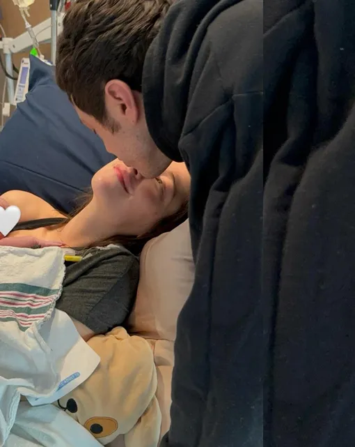 Элси Хьюитт и Пит Дэвидсон в роддоме