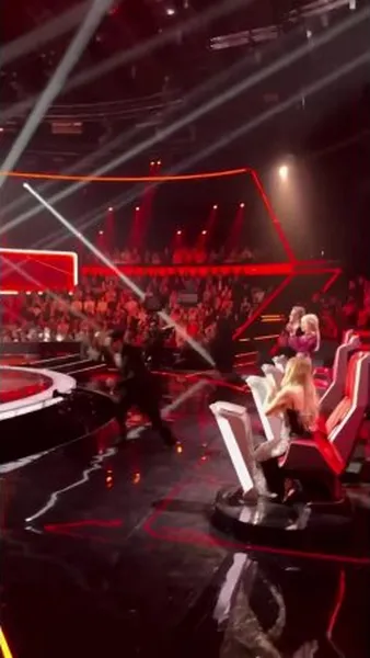 Нажми и смотри