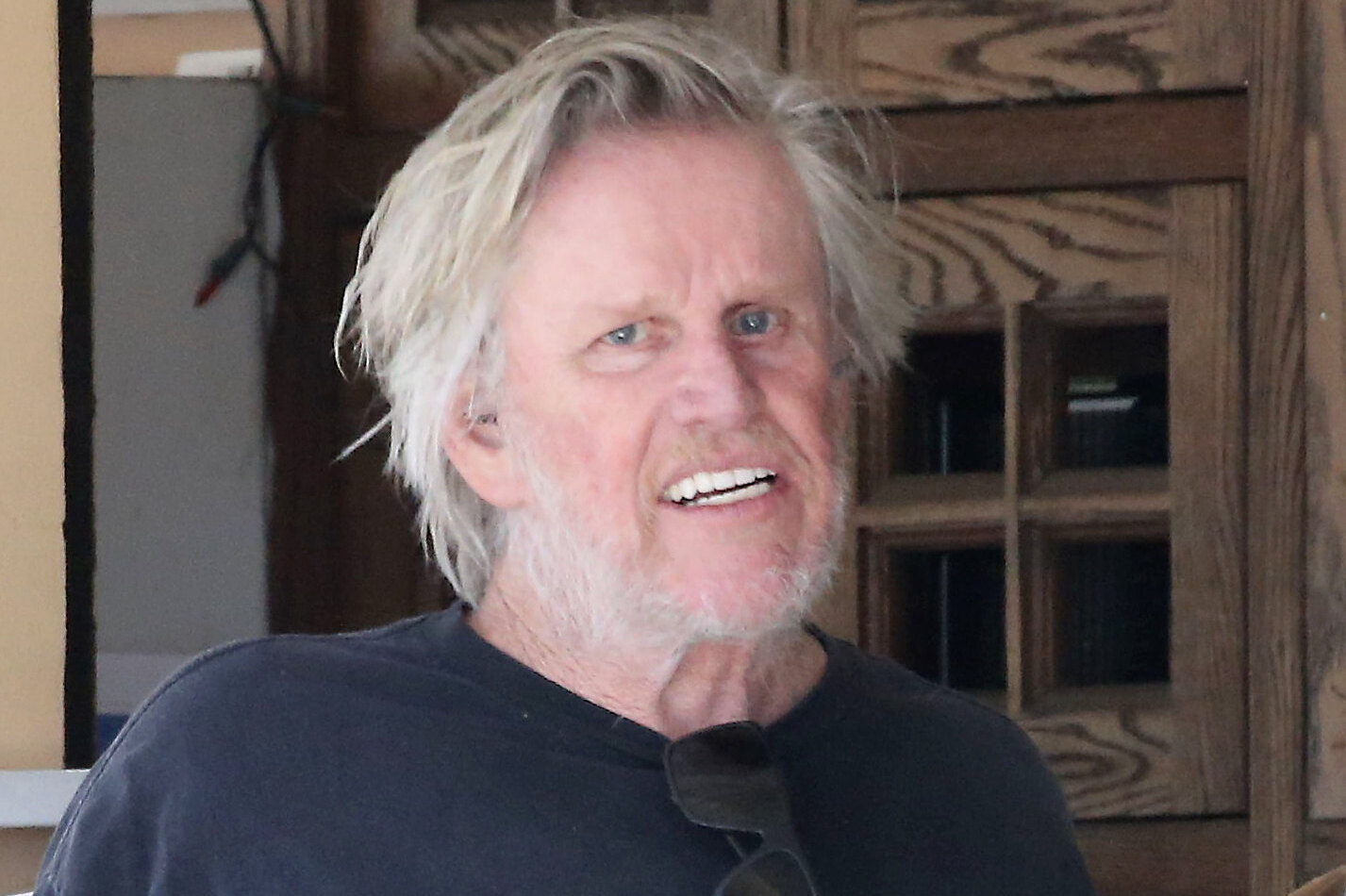 Три женщины пострадали: 78-летнего Гэри Бьюзи обвинили в сексуальных домогательствах