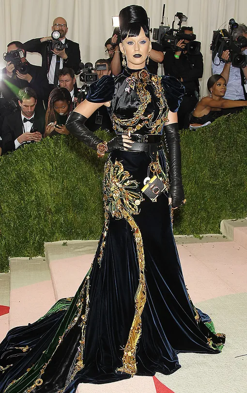 met gala 2016 худшие образы звезд фото