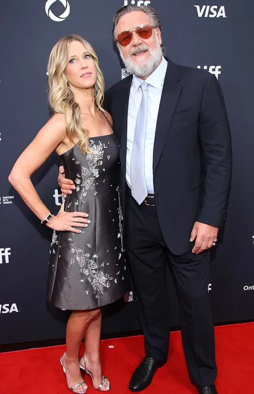 Бритни Терри и Рассел Кроу в Торонто Бритни Терри и Рассел Кроу в Торонто