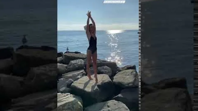 Нажми и смотри