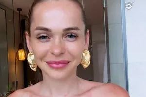 «Я помодничала и словила столько негатива»: Анна Хилькевич отреагировала на критику из-за откровенного наряда для ПМЭФ «Я помодничала и словила столько негатива»: Анна Хилькевич отреагировала на критику из-за откровенного наряда для ПМЭФ