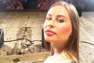 Звезда «Уральских пельменей» подарит выпускные платья Звезда «Уральских пельменей» подарит выпускные платья