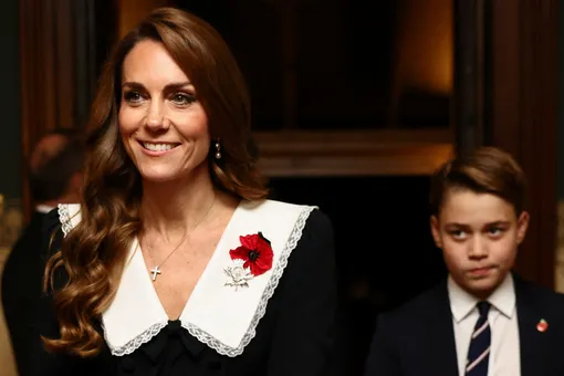 Кейт Миддлтон впервые с принцем Джорджем появилась на концерте, посвященном Дню памяти Кейт Миддлтон впервые с принцем Джорджем появилась на концерте, посвященном Дню памяти